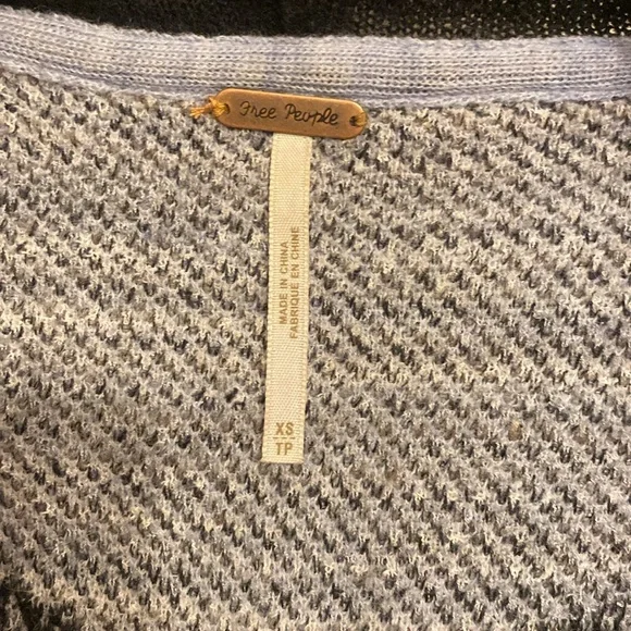 Free People sweater - Picture 3 of 11
